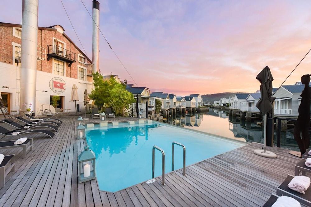 더 터빈 호텔 앤 스파 나이스나 외부 사진 The pool at the Cape Heritage